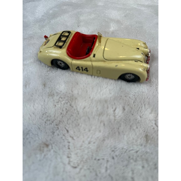 Corgi Jaguar XK 120 Diecast Model Car Cream Red Interior Made in GT Britain 414